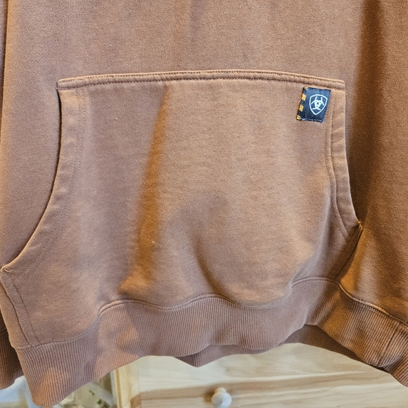 COPY - Ariat size m sweatshirt - Picture 3 of 6